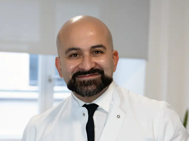 Dr. med. Omid Barahmand Pour